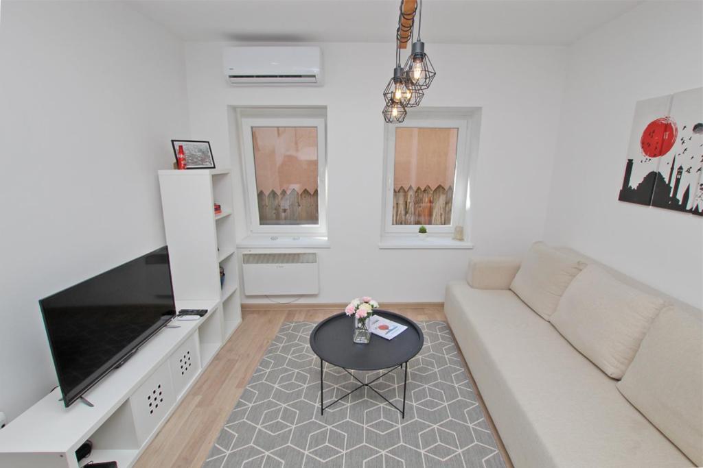 Morich Apartment In The Heart Of Old Town With Garden 塞拉耶佛 外观 照片