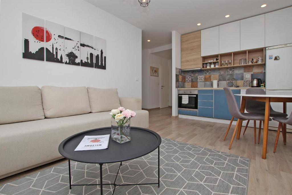 Morich Apartment In The Heart Of Old Town With Garden 塞拉耶佛 外观 照片